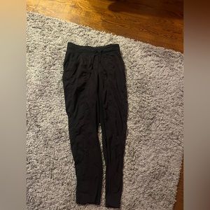 Lululemon joggers size 4/6!